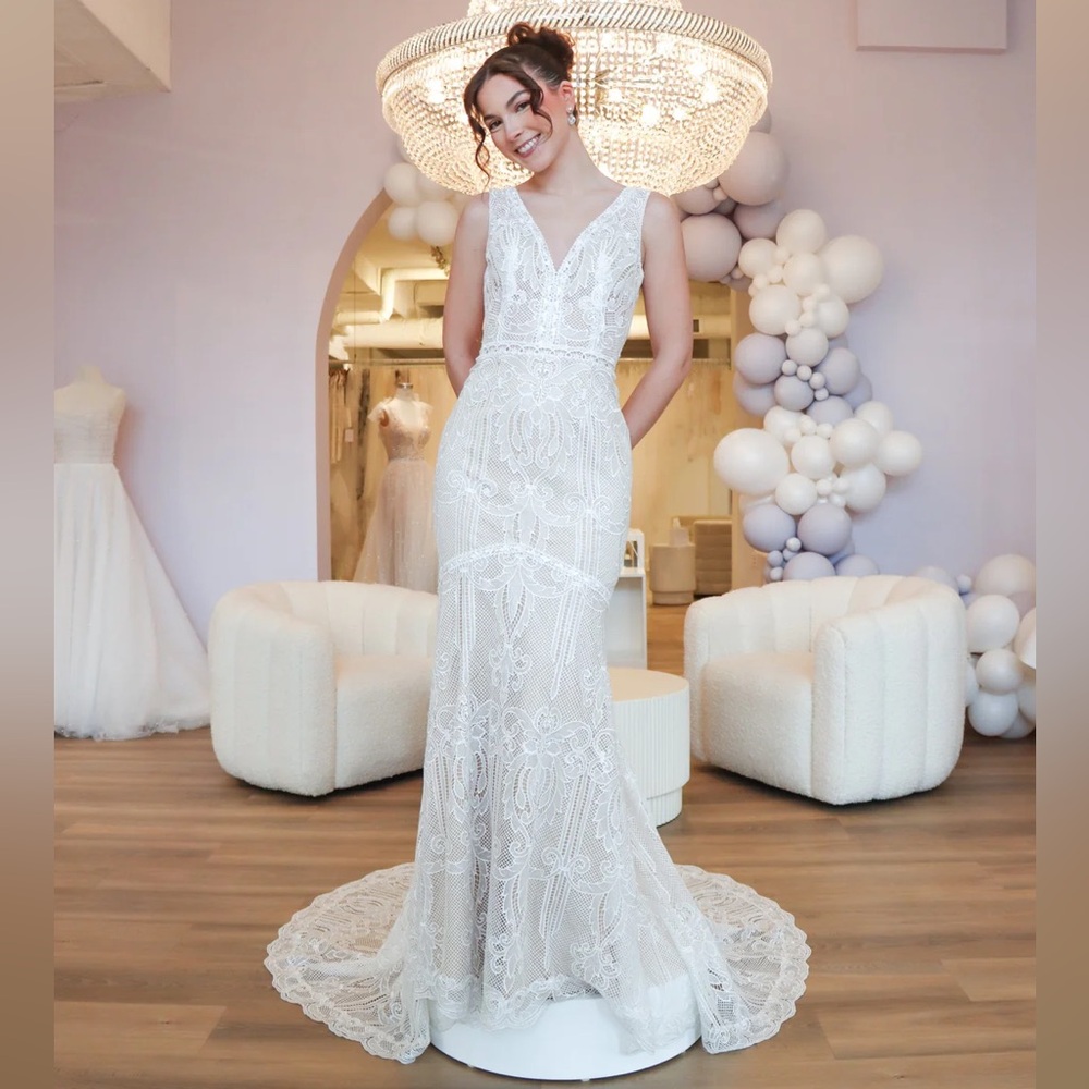 Beaded Lace V-Neck Bridal Gown in White